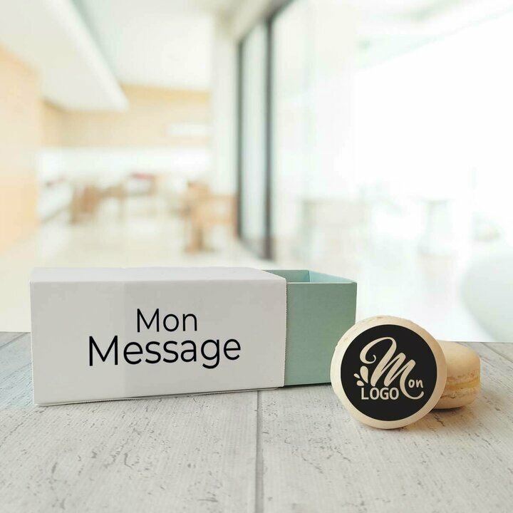 Bote de 4 macarons vanille personnalis avec logo et message sur le thme vert eau