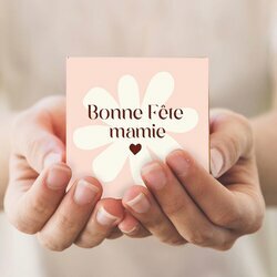 Cube cadeau pour la Fte des Mamies prt  offrir